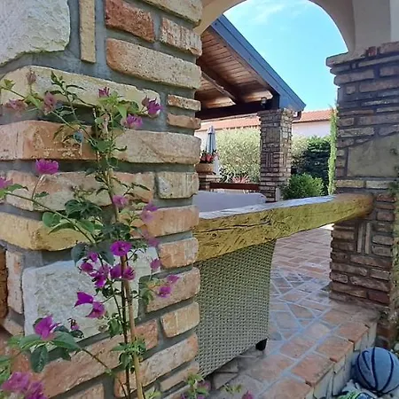 וילה Agava אומאג